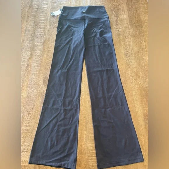 NWT Fit & Flare Active Pants - Picture 5 of 5